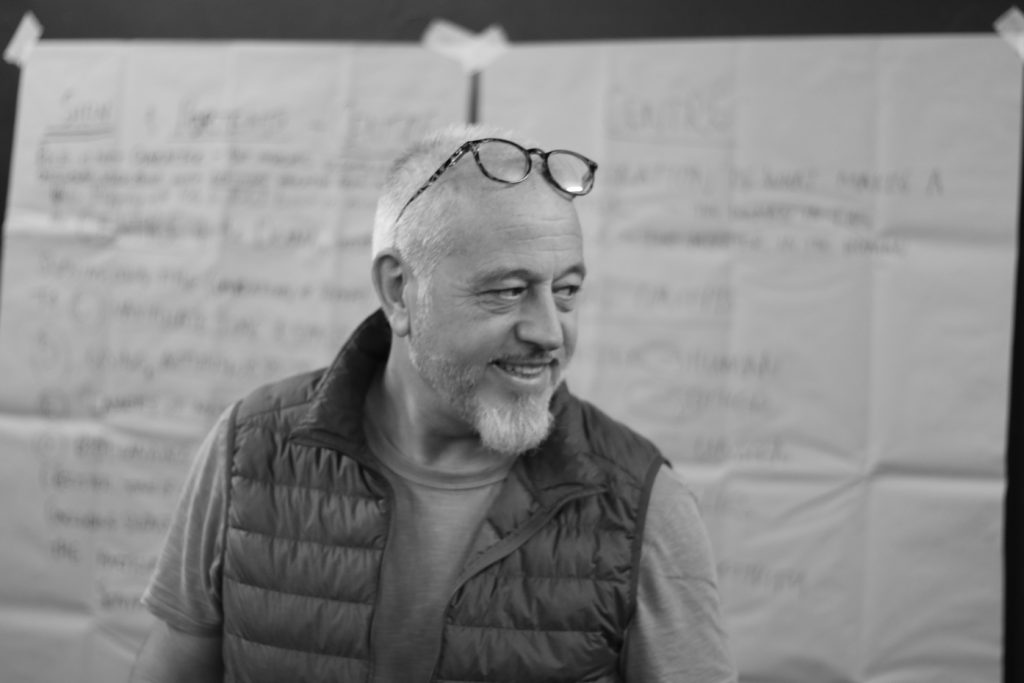 Lényeges kérdések – Chris Cooper budapesti workshopja